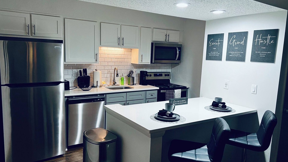 Huntsville Apartment | Harmonious Character & Comfort