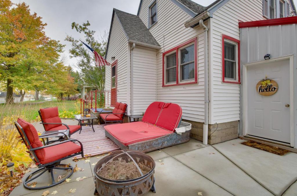 Harmony House | Harmony Home with Fire Pit 5 Mi to Niagara Cave!