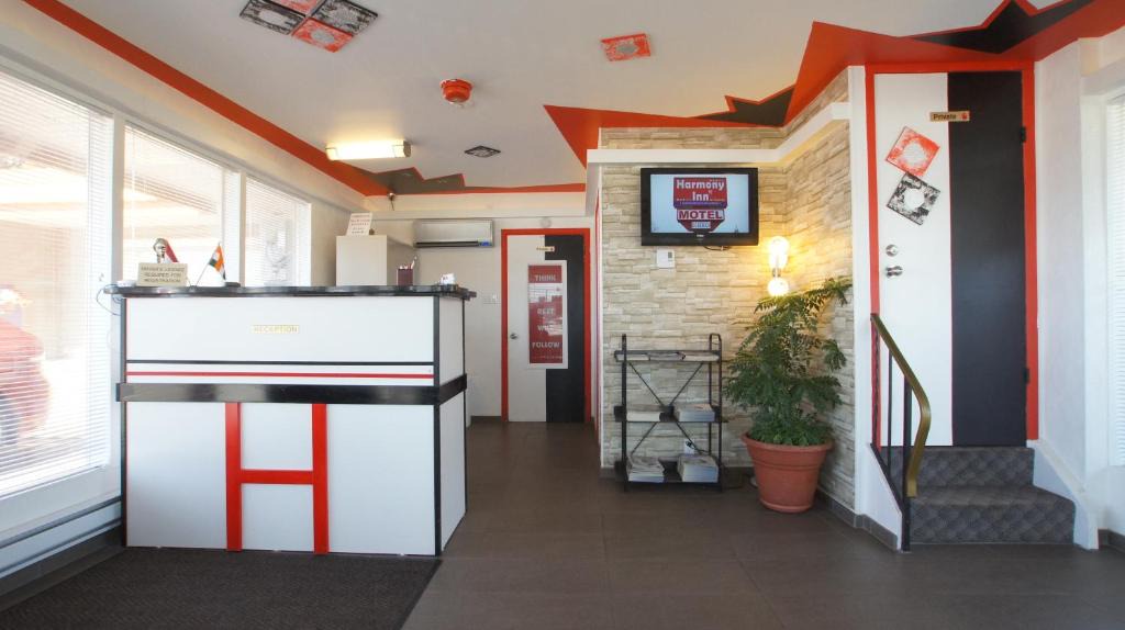 Goderich Hotel | Harmony Inn