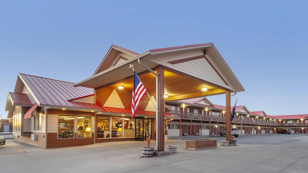 Valentine Hotel | Harmony Inn & Suites