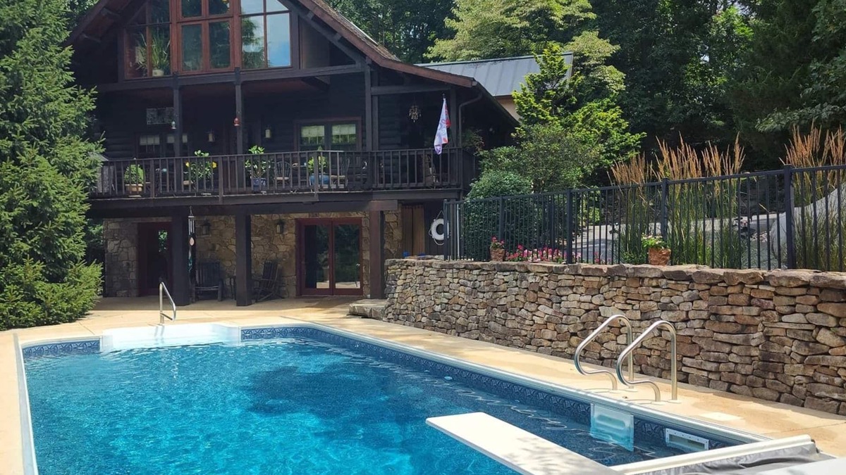Brownsville Cabin | Harmony Lodge nestled in wooded tranquility!