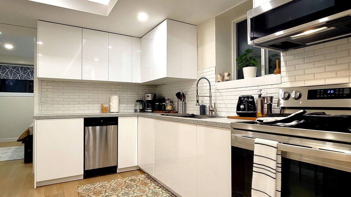 Winnipeg Apartment | Harmony-Peg: A Cozy Urban Escape