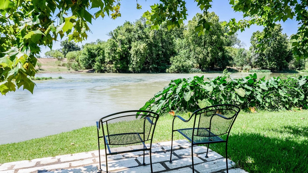 Bastrop Apartment | HarmonyHouse: Pet Friendly Zen River Retreat