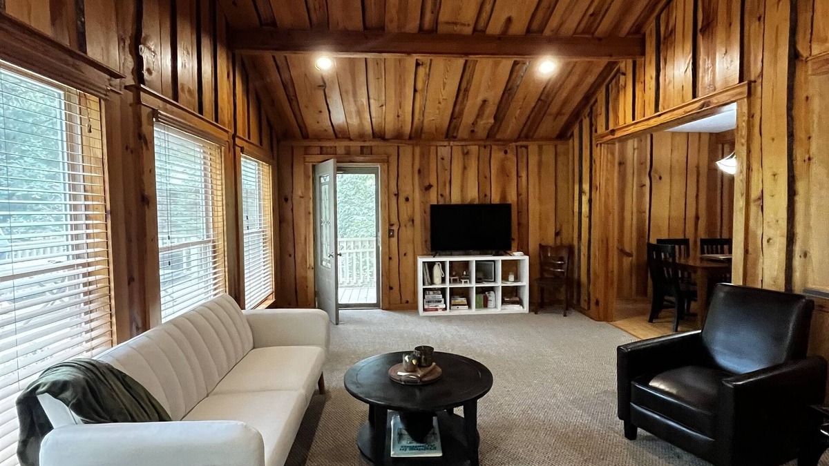Shirley Cabin | Harpers Cove Hideaway- Quiet Greers Ferry Lakefront Cabin.