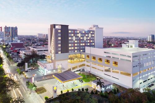 Suko Manunggal Hotel | HARRIS Hotel & Conventions Bundaran Satelit Surabaya