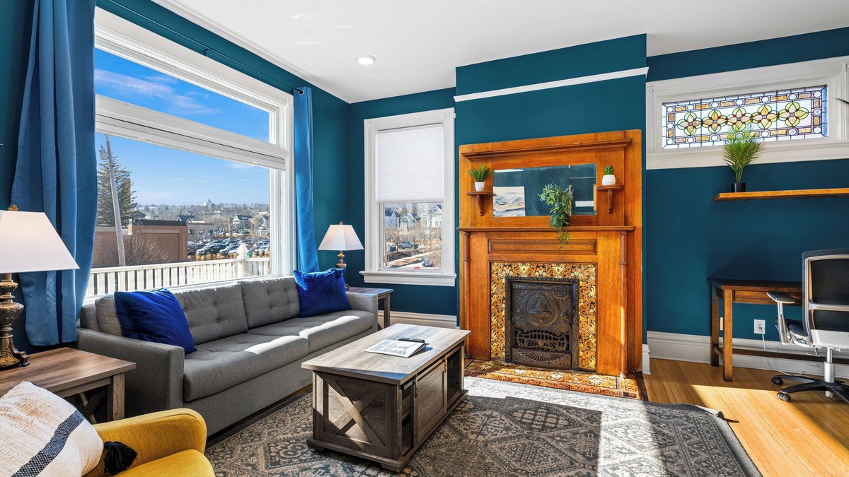 East Hillside Apartment | Harris House | Suite 3 | On Medical Campus