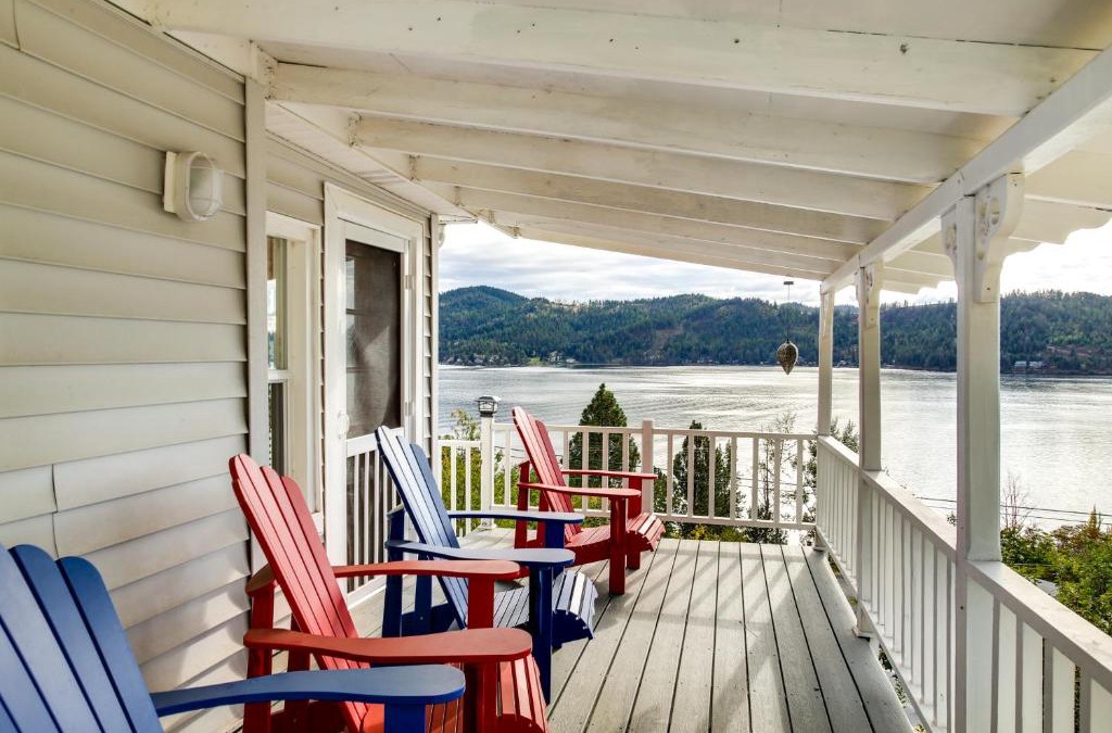 Harrison House | Harrison Getaway with Deck and Lake Views!
