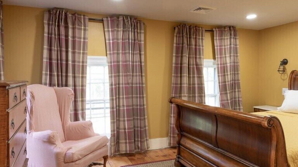 New Hampton Apartment | Harrison Suite