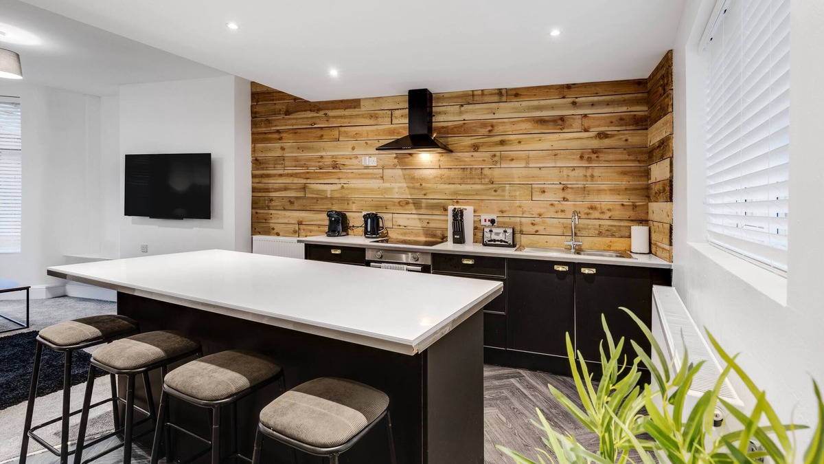 Anfield House | HARROW LODGE - Strictly NO Parties