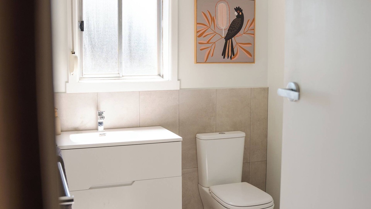 Shepparton House | Harry's Place -Easy Access Stay