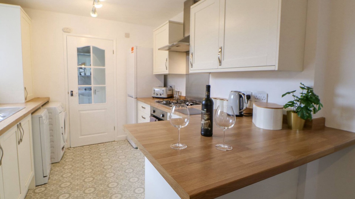 Hartlepool Cottage | HARTLEPOOL HEAVEN, pet friendly, with a garden in Hartlepool
