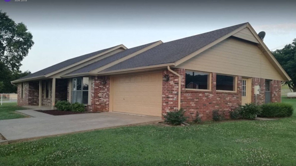 Pawhuska House | Hartness Ranch Bed and Bath