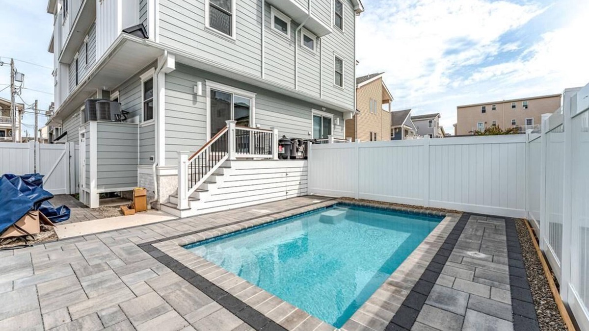 Sea Isle City House | Has a Pool! Great location within walking distance of downtown Sea Isle