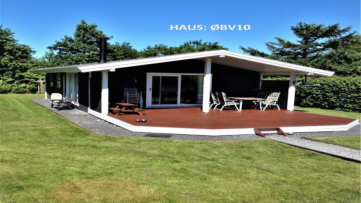 Hasmark Strand House | Hasmark beach 150m. Family friendly. Trampoline. Closed garden.pets allowed