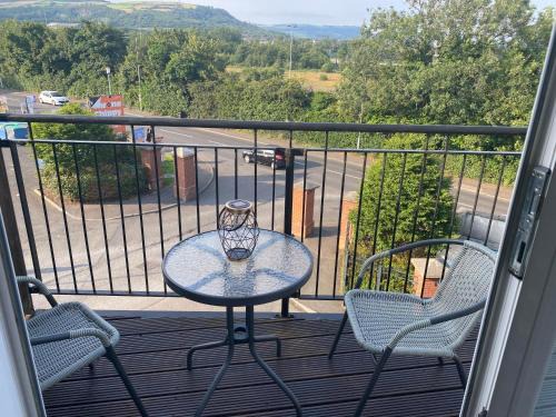 Newtownabbey Apartment | Hastings Apartments Extra Large Self Catering Apt Tourism Certified Free Parking WiFi