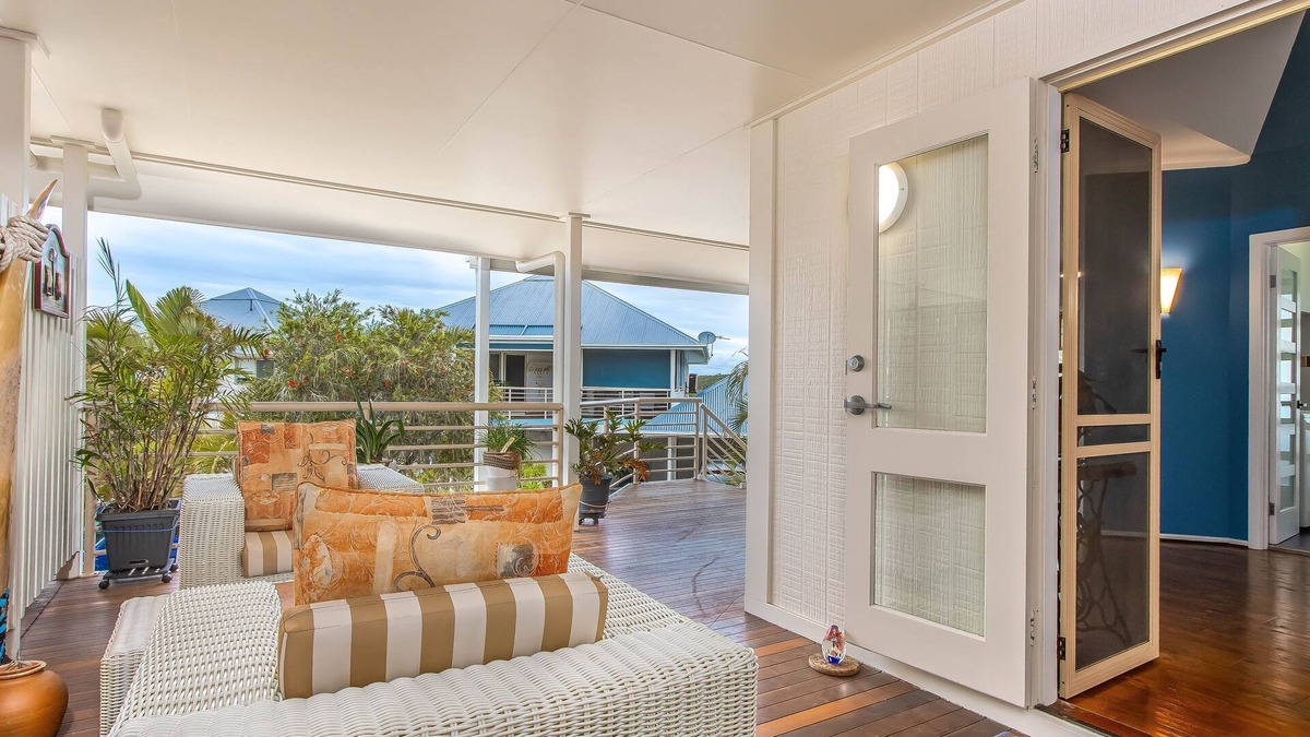 Hastings Point Apartment | Hastings Cove - 1 Bedroom Upstairs Garden Apartment!