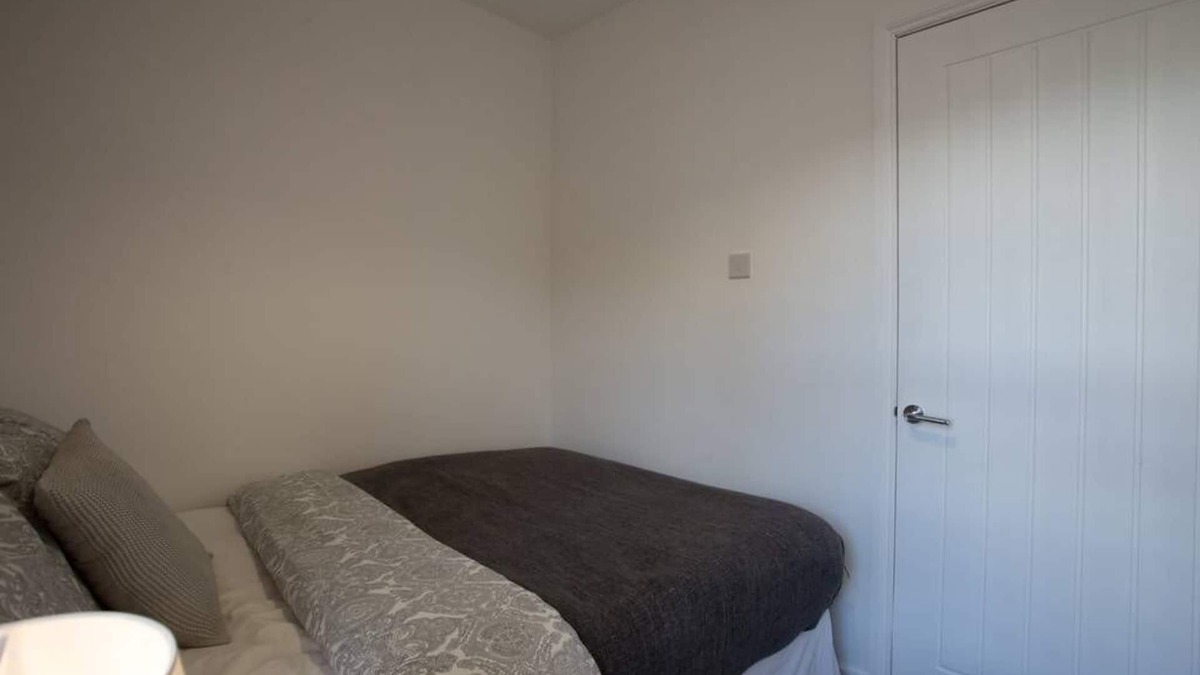 Luton House | Hastings House - Luton Accommodation