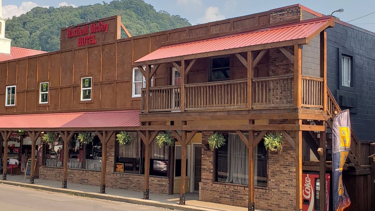 Matewan Resort | Hatfield McCoy Resort/Room #1nSleeps 5, Direct access to Hatfield McCoy Trails