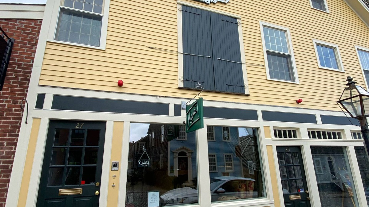 New Bedford Apartment | HATHAWAY HOME- Downtown Historic New Bedford, ACROSS FROM WHALING MUSEUM