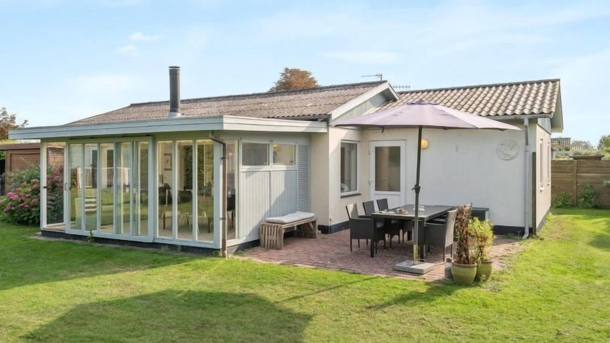 Dannemare House | "Hattie" - 100m from the sea by Interhome
