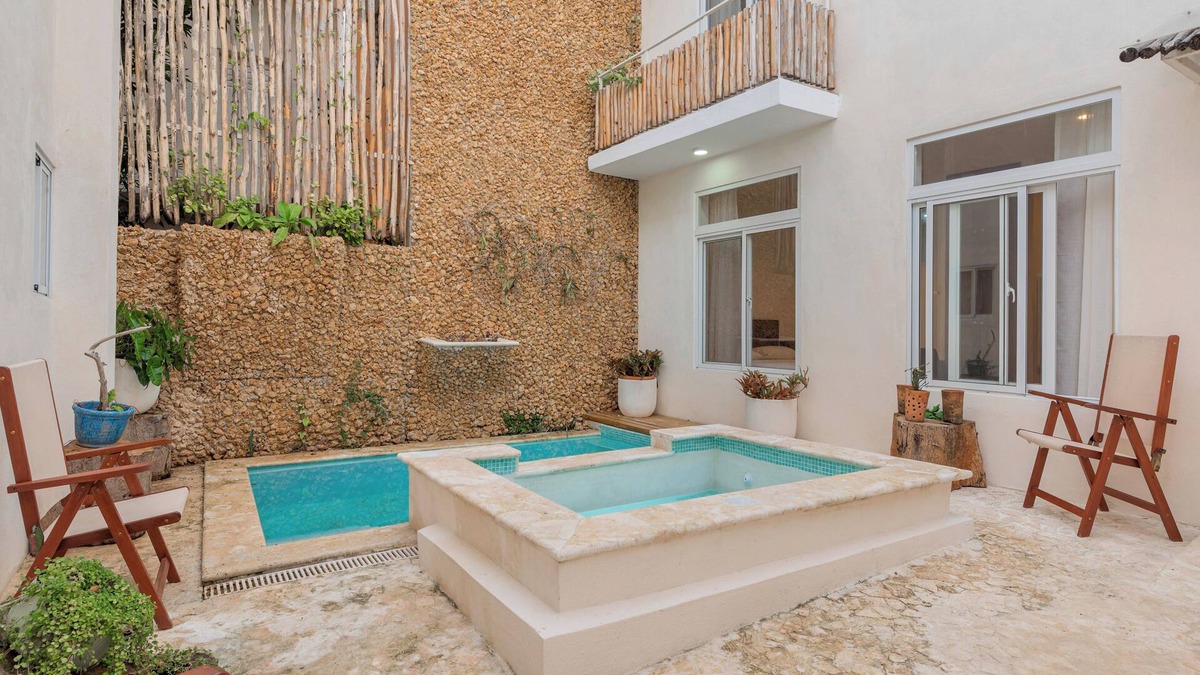 Zona Colonial Apartment | Hatuey Studio with a gorgeous pool view and an ensuite bath with full kitchen