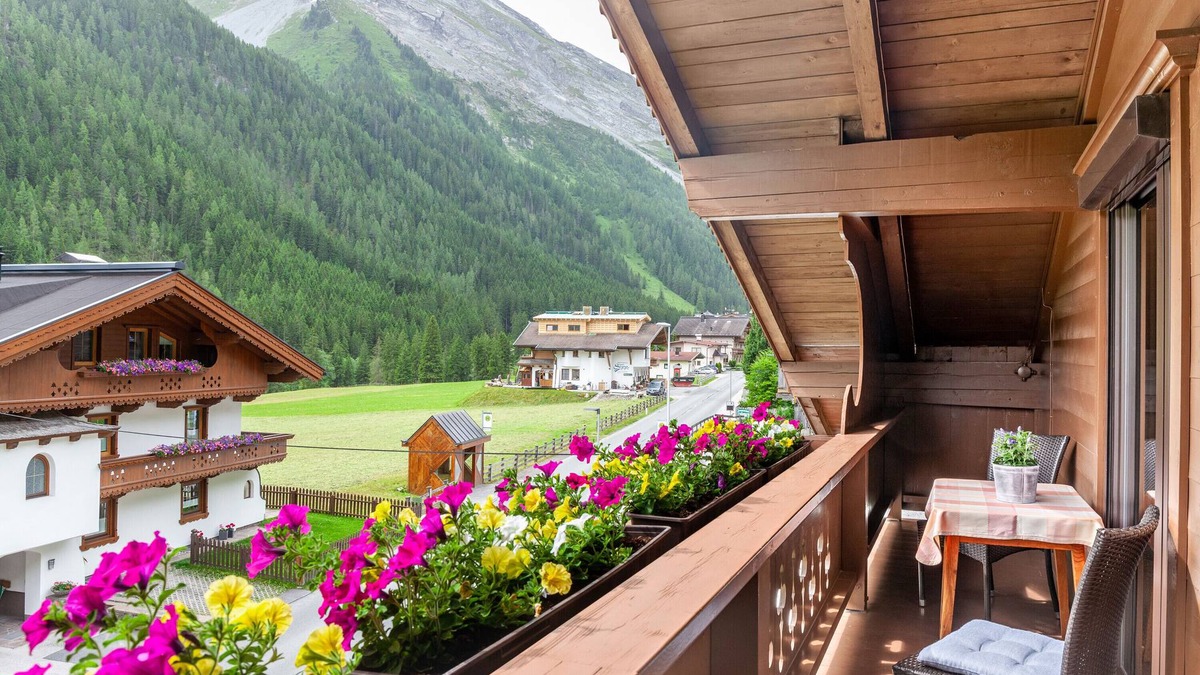 Madseit Apartment | "Haus Alpenheim Apartment 1" with Mountain View, Balcony & Wi-Fi