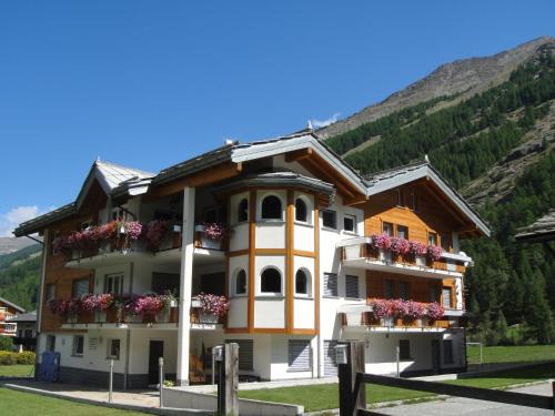 Saas Grund Apartment | Haus Alpenstern