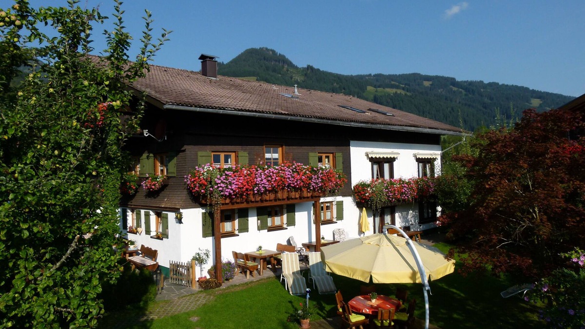 Obermaiselstein Apartment | Haus Caser - cozy apartment with mountain view - apartment 7