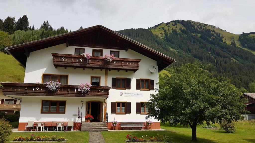 Holzgau Apartment | Haus Christof