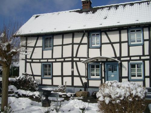 Lommersdorf House | Haus-Hoeppches