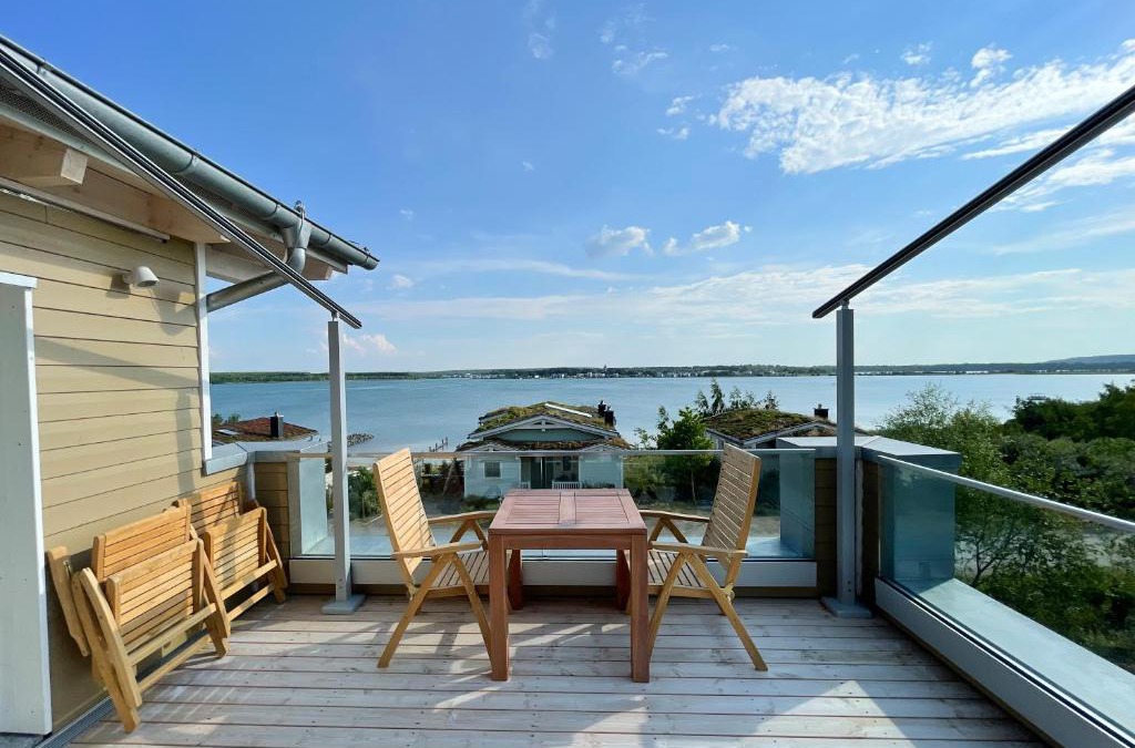 Lobstaedt Apartment | HAUS IM SCHILF 2 - Oase mit Seeblick - Adults only