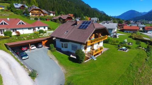 Weissensee Apartment | Haus Jank
