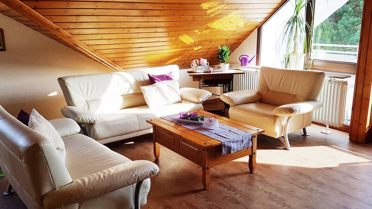 Ofterdingen Apartment | Haus Lindengarten, 100qm, max. 5 Personen