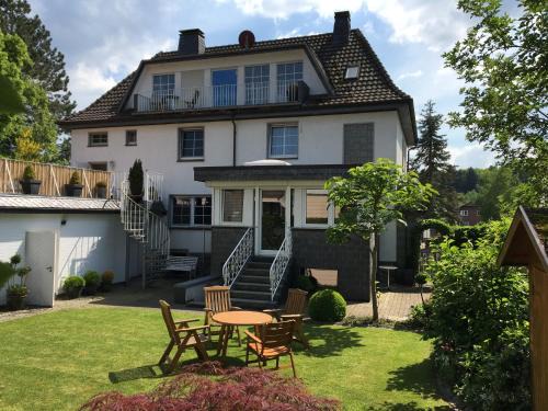 Huesten House | Haus Mühlenberg
