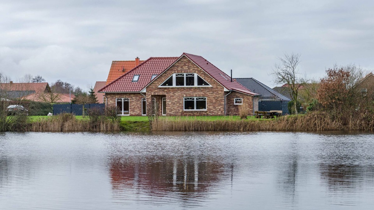 Kolker Apartment | "Haus Mit Seeblick" with Lake View & Private Terraces
