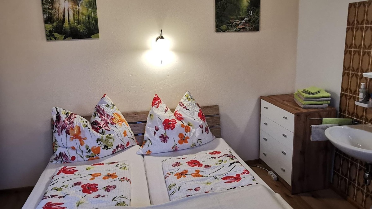 Windischgarsten Apartment | Haus Pyhrgasblick - Doppelzimmer, Toilette und Bad/dusche Getrennt, 1