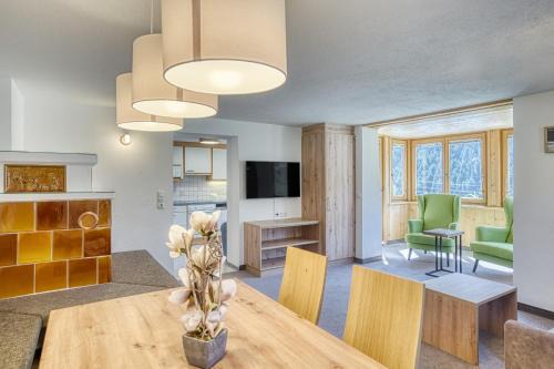 Pettneu am Arlberg Apartment | Haus St. Bernard
