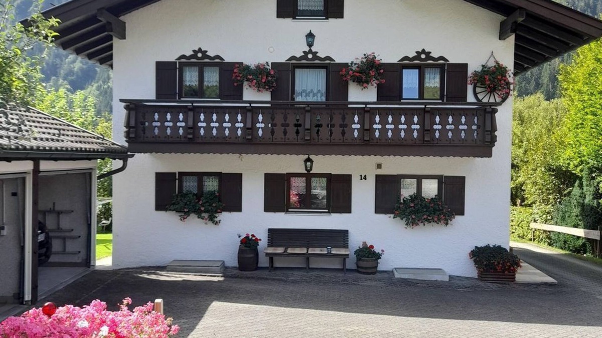 Ettal Apartment | Haus Stadler - Ferienwohnung Bergblick