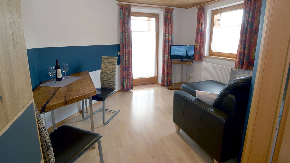 Hopfen am See Condo | Haus Vöhringer - Modern vacation apartment in a top location directly on Lake Hopfensee in the Allgäu