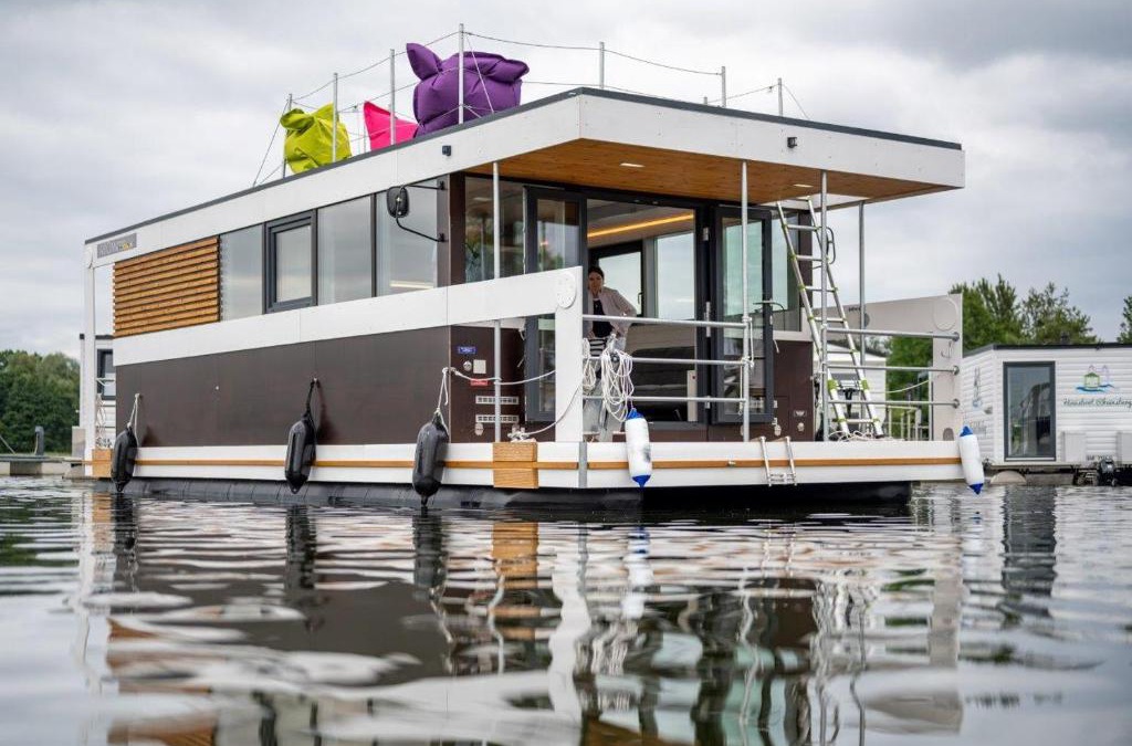 Hradistko Boat Rental | Hausbót na Vltavě