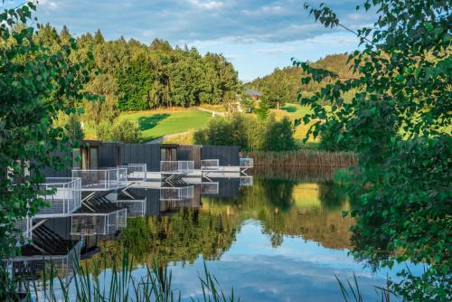 Mnisek Resort | Hausboaty Ypsilon Golf Liberec