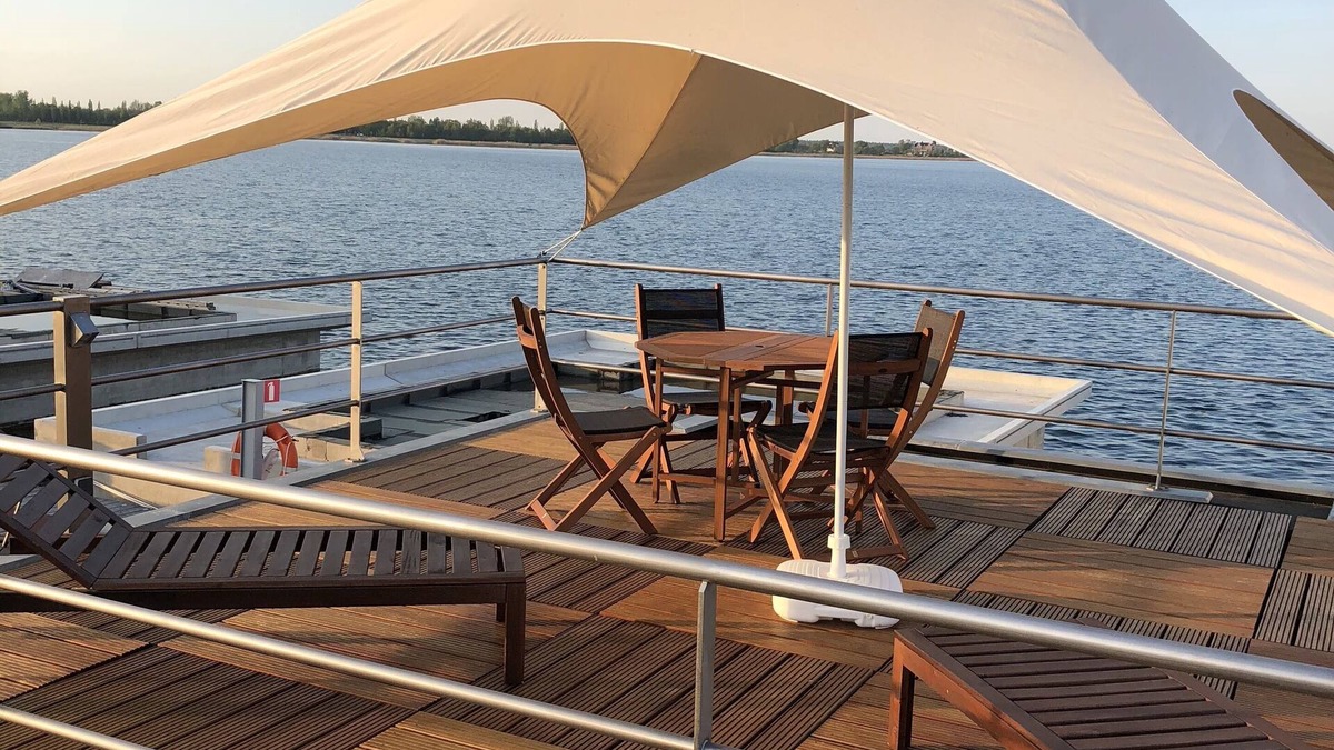 Bitterfeld Boat Rental | Hausboot Harmonie