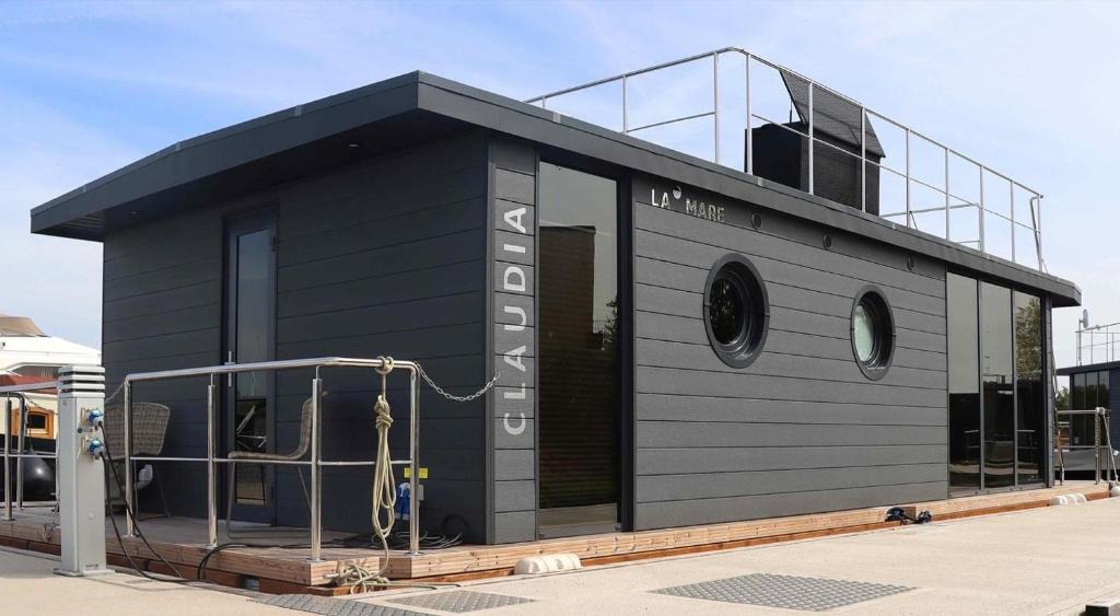 Weyhe Apartment | Hausboot La Mare Claudia