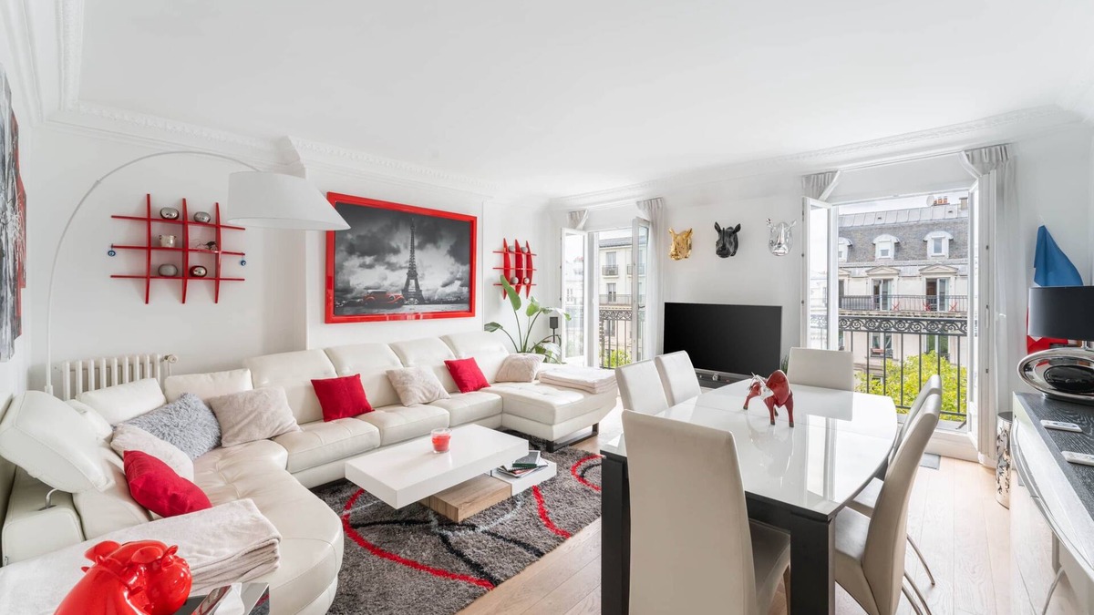Arts-et-Metiers Apartment | Haussmannian apartment - top floor