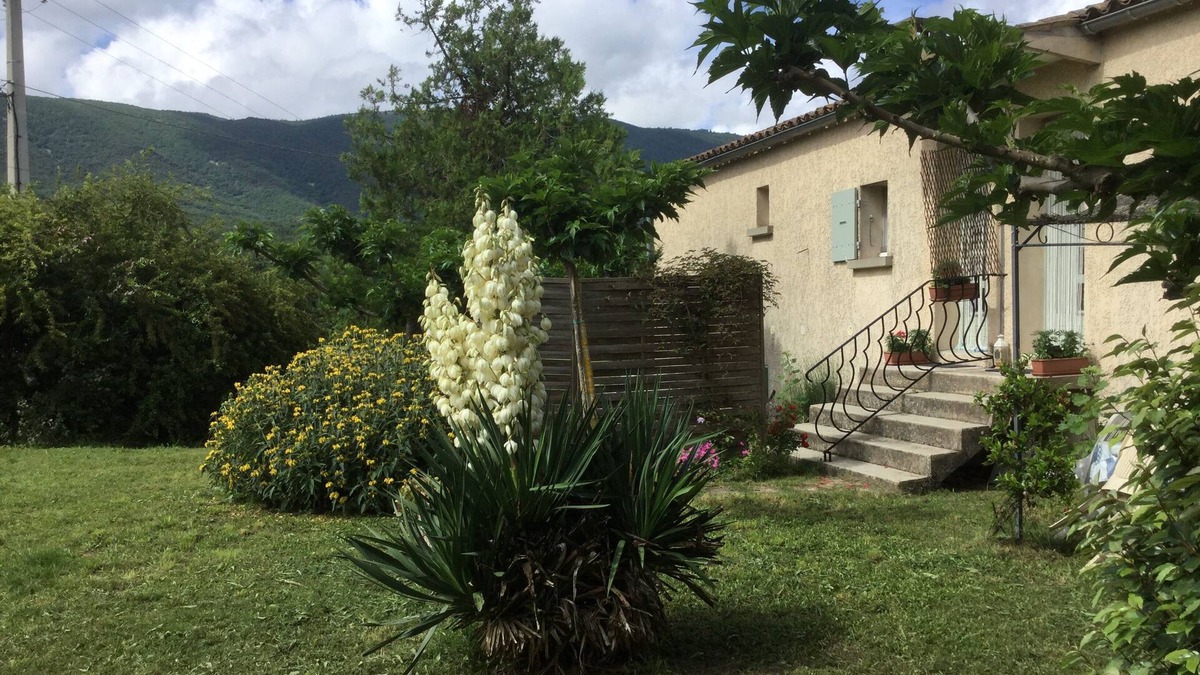 Cereste Cottage | Haute-Provence, charming gîte at the foot of the Grand Luberon