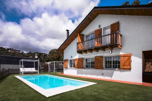 Sant Cebria de Vallalta House | Hauzify I Casa Montjuïc