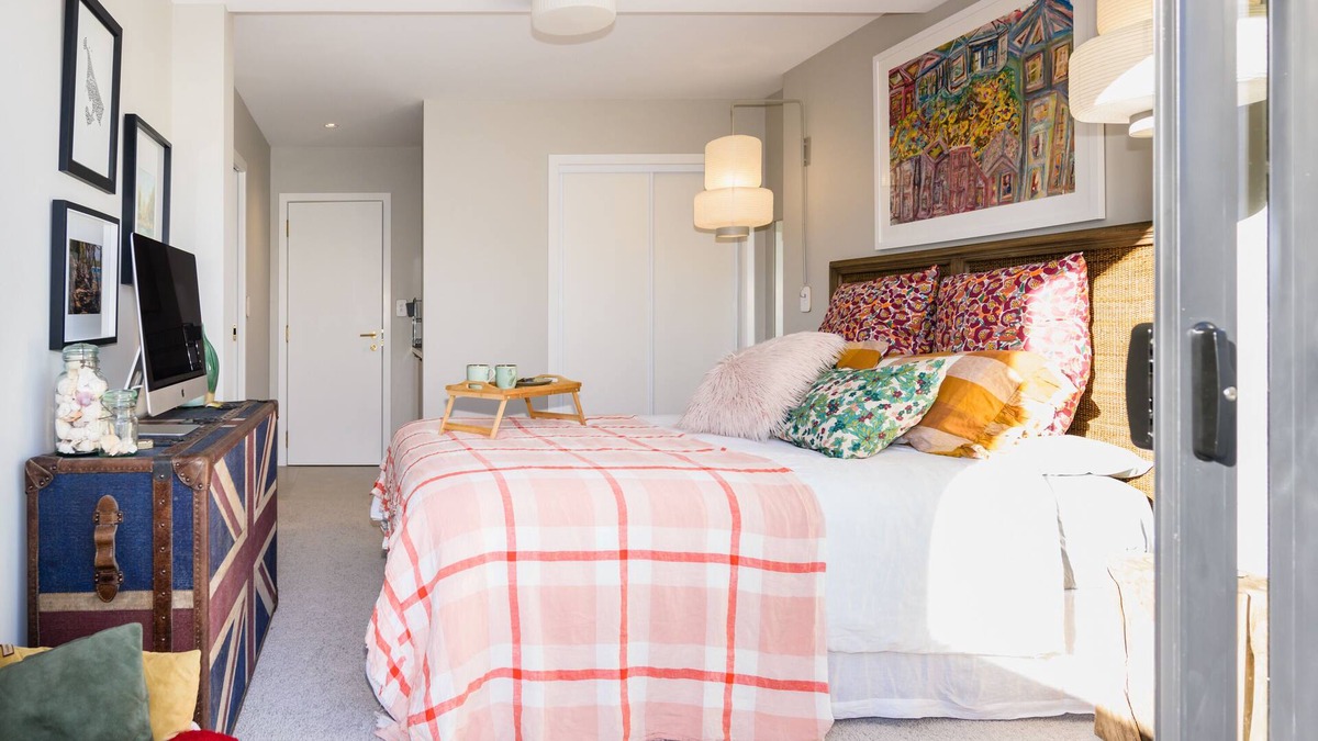Mount Maunganui Bed & Breakfast | Have a break close to the beach .