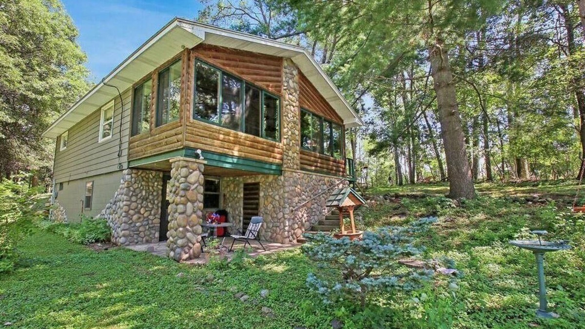 Chetek Cabin | Have a crazy great time at the Nut Hut