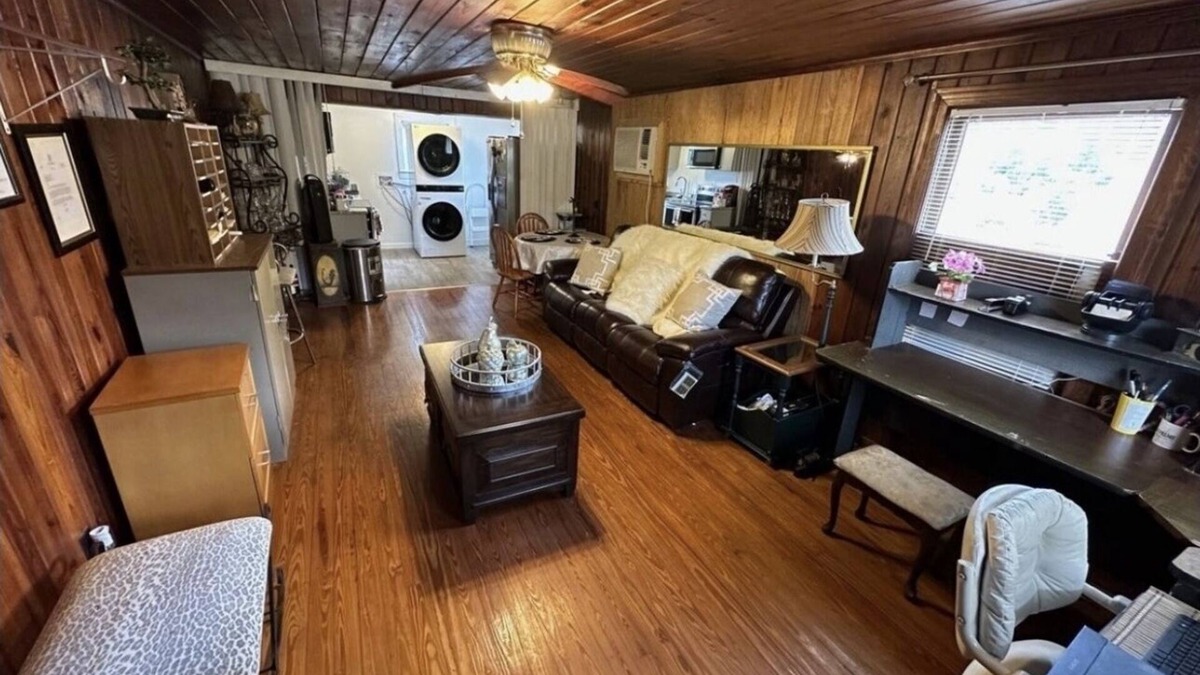 Englewood House | Have a Great Awesome Stay at Stylish Fully Upgrade 2BR 1 Bath Duplex House!