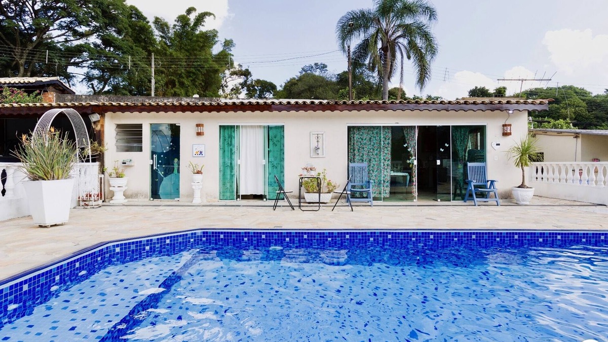 Vila Paula House | Have a wonderful time at the Romantic and Charming Corner